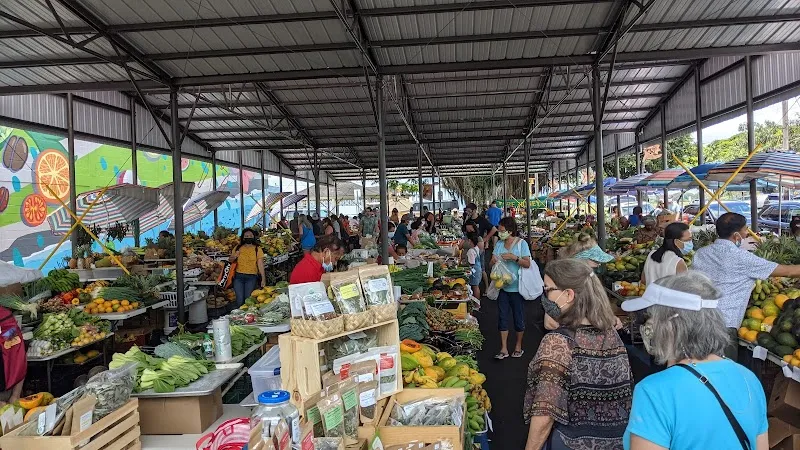 Interior de Hilo Farmer's Market