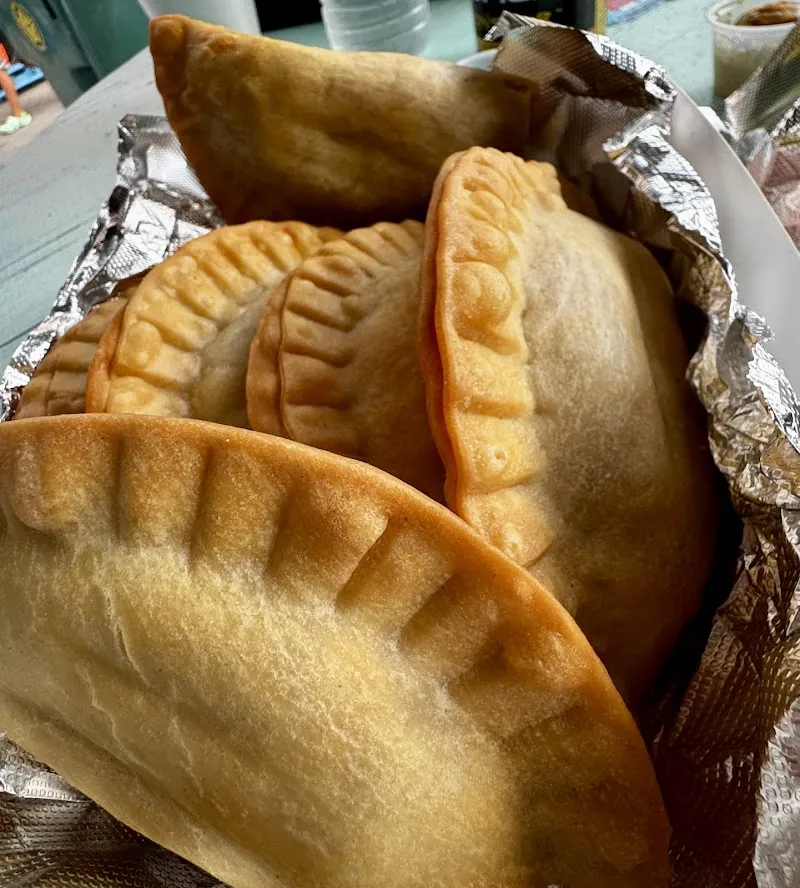 Interior de Juan & Maria's Empanada Stop