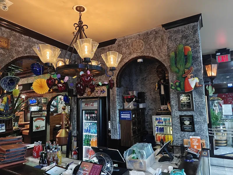 Interior de La Carreta South Willow