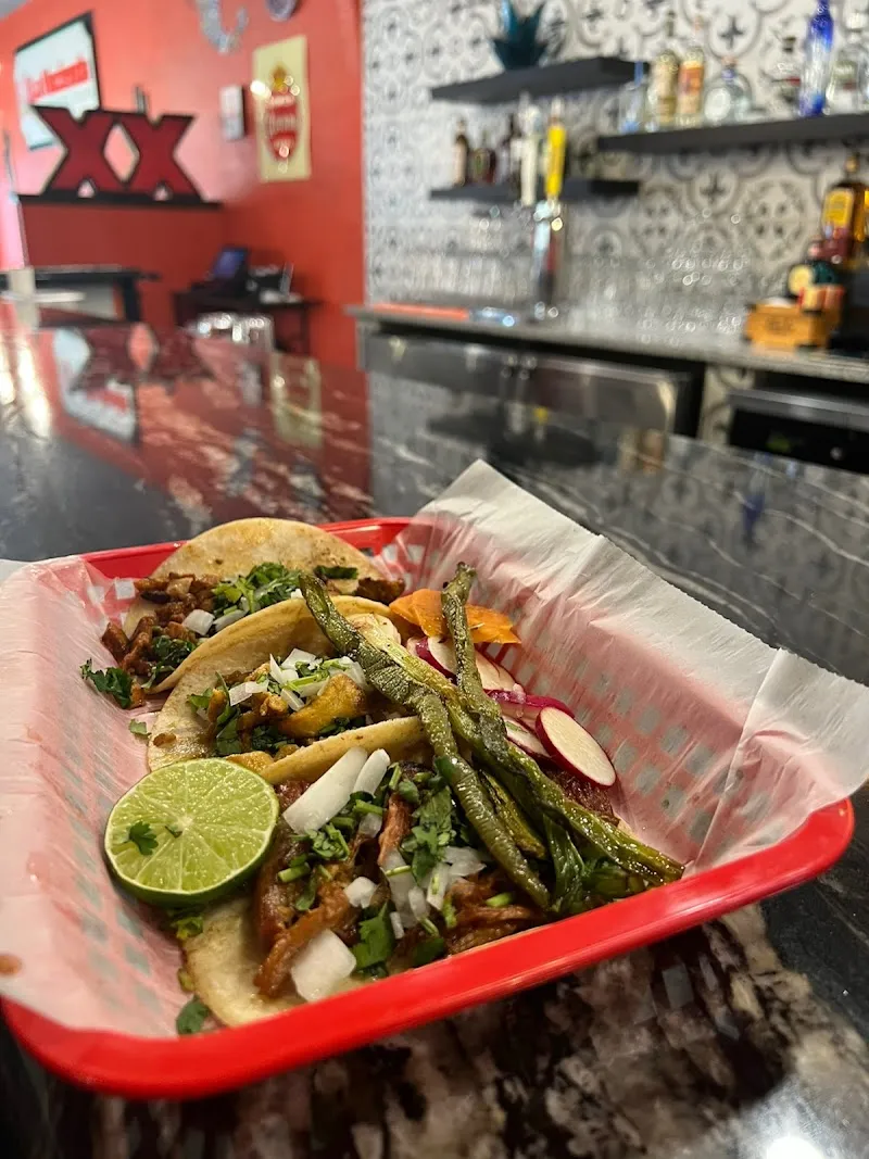 Interior de La Hacienda Street Food & Tequila