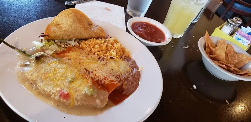 Interior de La Placita Cafe