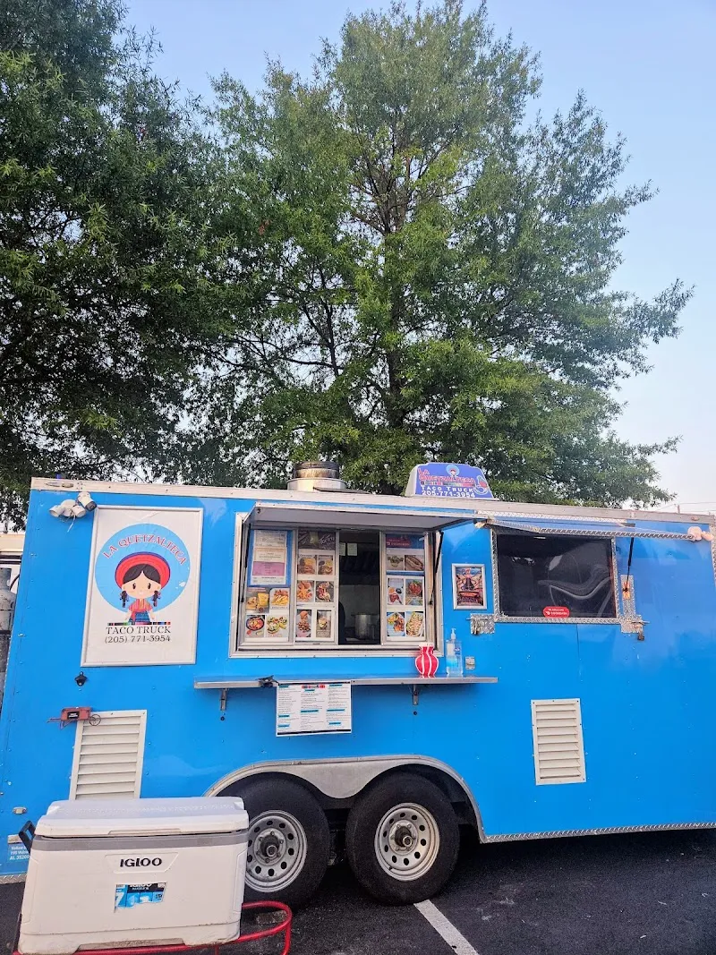 Interior de La Quetzalteca taco truck