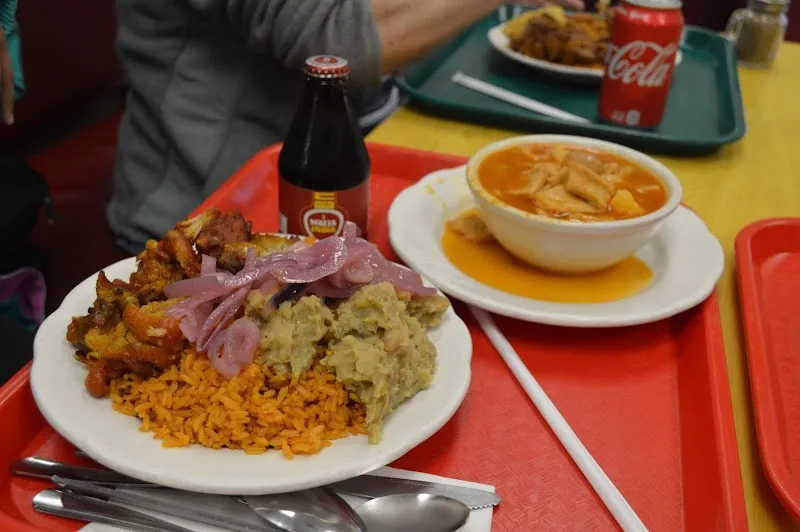 Interior de Latino's Kitchen