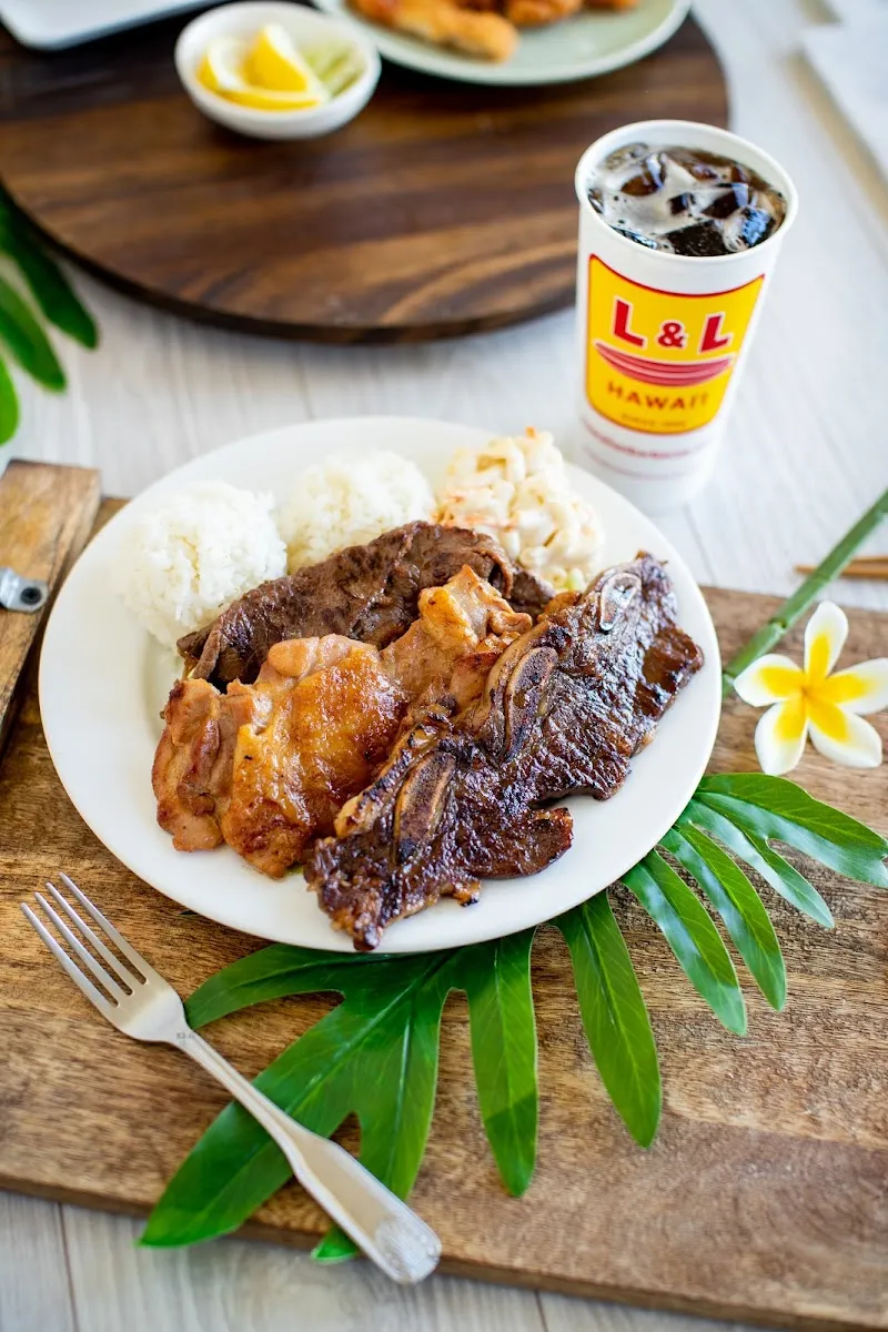 Interior de L&L Hawaiian Barbecue