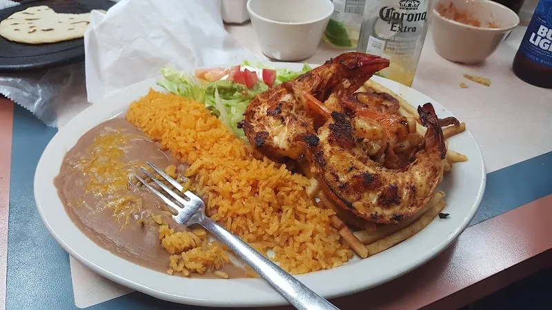 Interior de Los Paisanos | Hispanic Restaurant