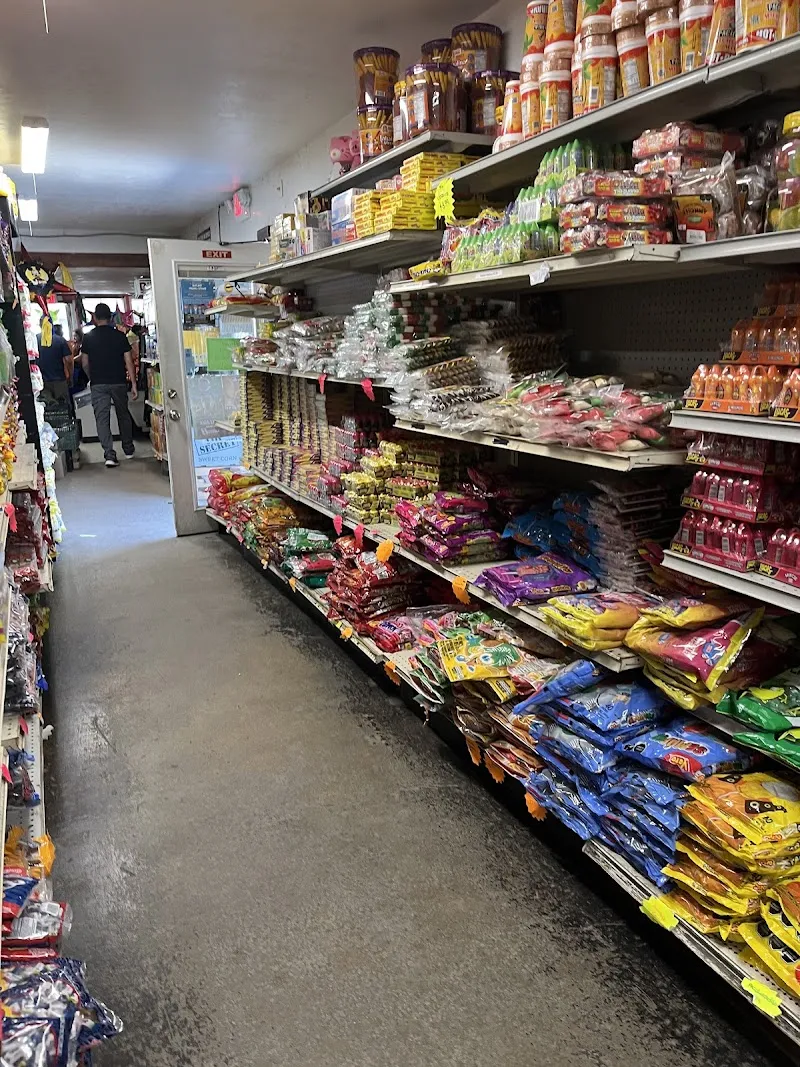 Interior de Los Ranchitos Market