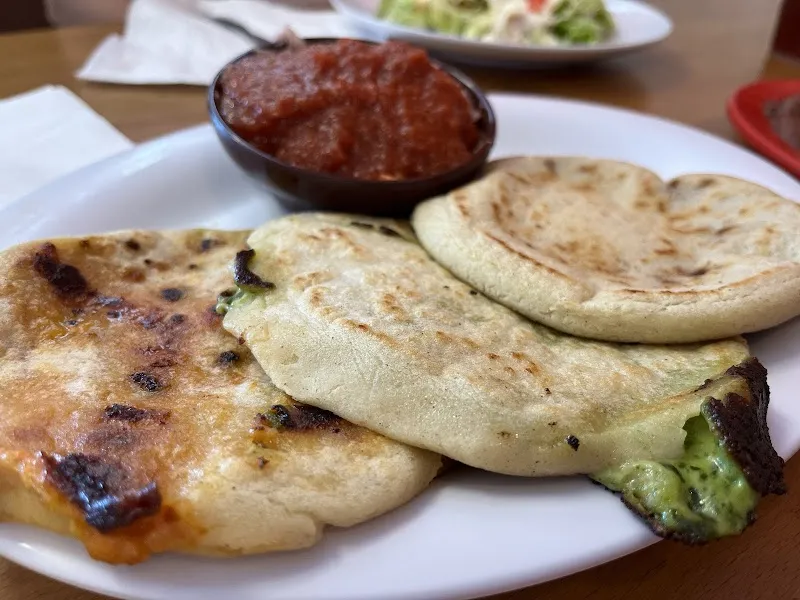 Lucita's Pupuseria en Virginia Beach, Virginia