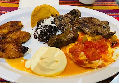 Interior de Mi Cocinita Chapina