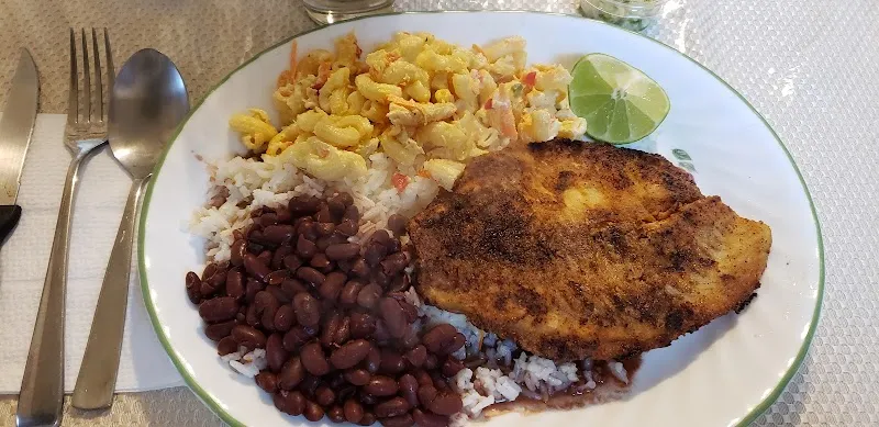 Interior de Mi Pequeña Guatemala