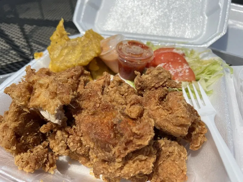 Interior de Nuestro Sabor Boricua