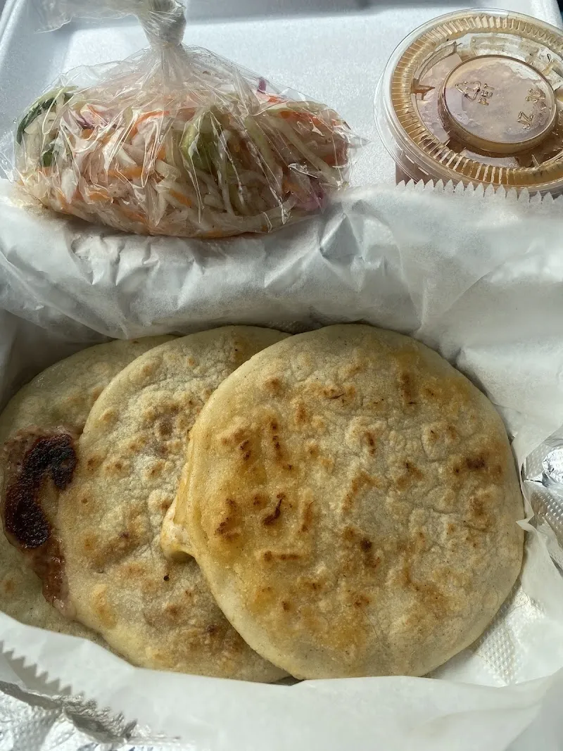 Interior de Pupusas Nina Mary