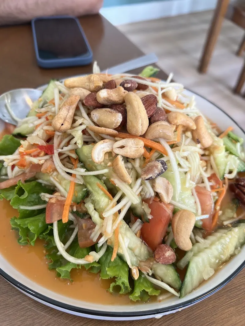 Interior de Ratana's Green Papaya Salad