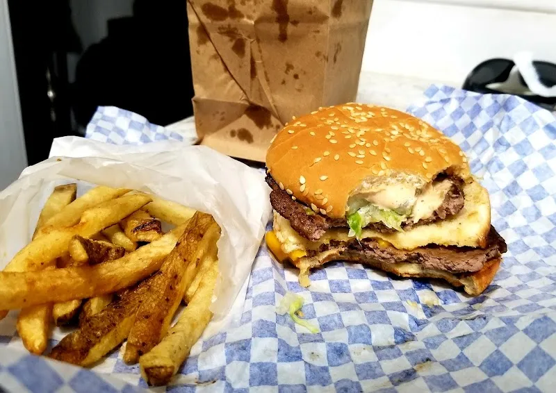 Interior de Scotty's Drive In