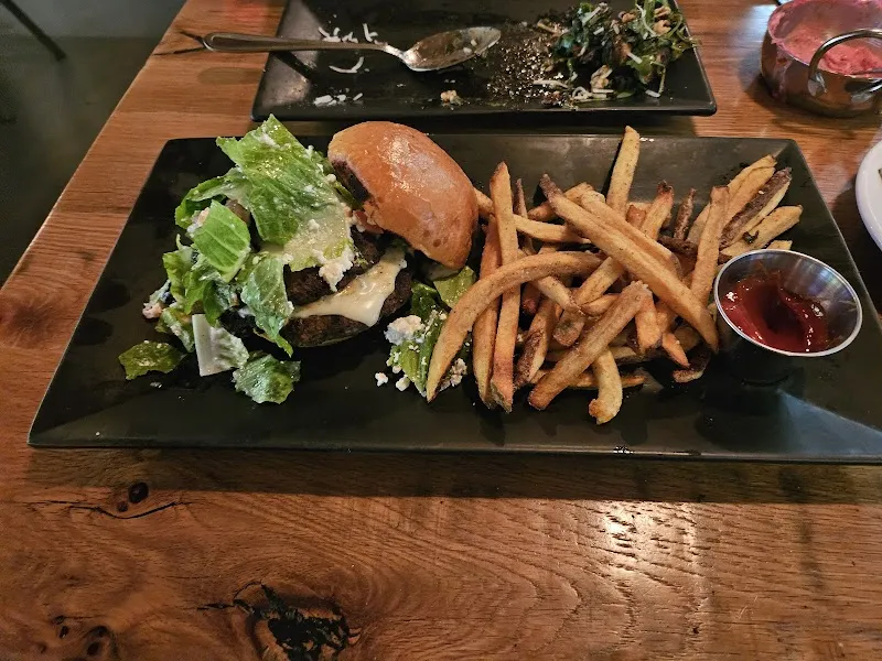 Interior de Stone Cut Bistro