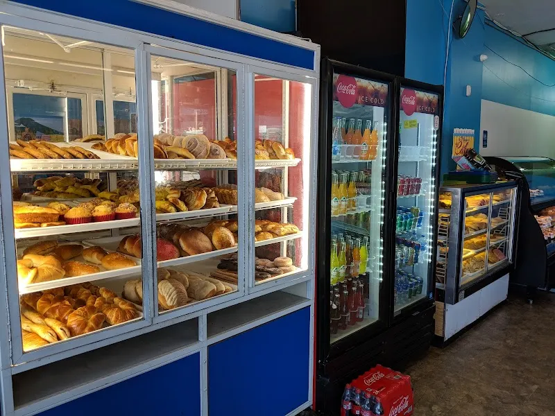 Interior de Supermercado El Quetzal