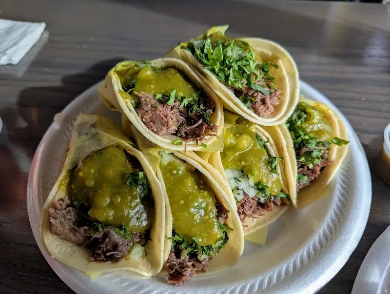 Interior de Tacos Lopez Tijuana Style