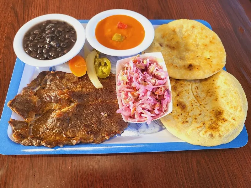 Interior de Taqueria y Pupuseria Ramos